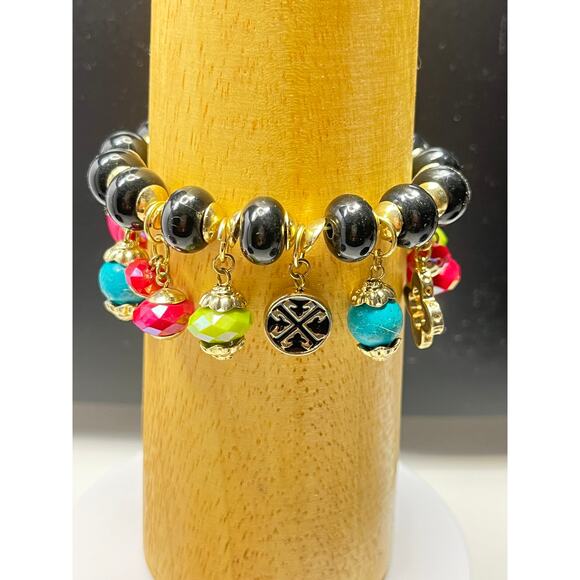 Chic Black & Gold Charm Strectch Bracelet with Maltese Cross & Quatrefoil Charms - Picture 7 of 9